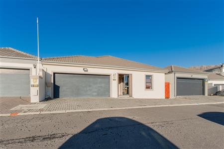 False - House For Sale in Fairview Golf Estate, Gordons Bay, Western Cape - M124576
