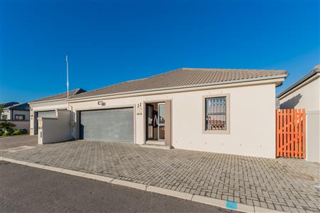 False - House For Sale in Fairview Golf Estate, Gordons Bay, Western Cape - M124576