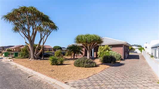 House For Sale in Myburgh Park, Langebaan, Western Cape - M127056