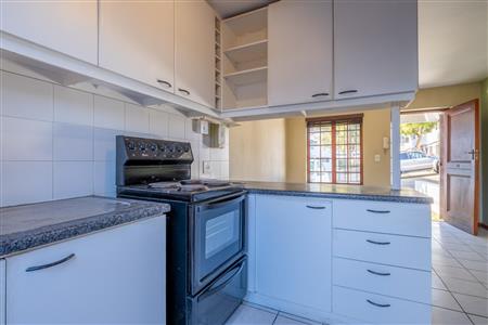 False - Apartment Unavailable in Durbanville Central, Durbanville, Western Cape - M113264