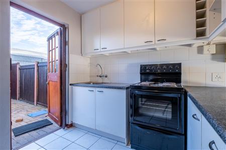False - Apartment Unavailable in Durbanville Central, Durbanville, Western Cape - M113264