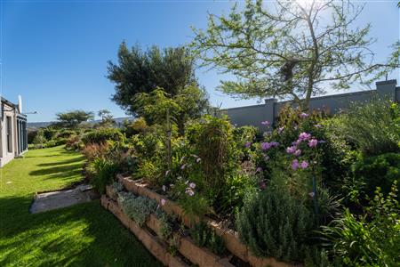 False - House For Sale in Somerset West, Western Cape - M127062