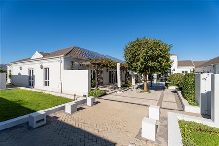 False - House For Sale in Somerset West, Western Cape - M127062
