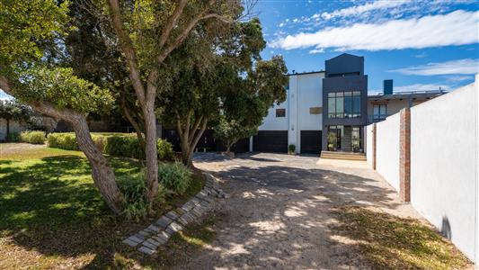 House For Sale in Struisbaai, Western Cape - M127061