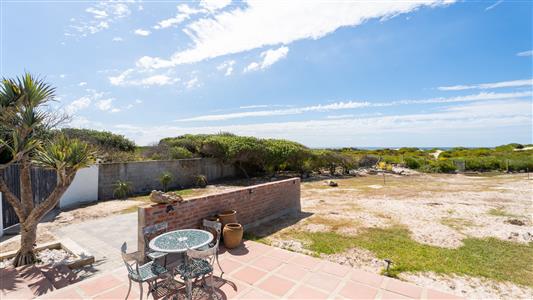 House For Sale in Struisbaai, Western Cape - M127061