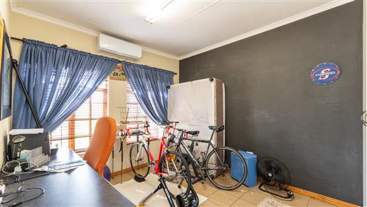 False - Townhouse for sale in Polokwane - M127052