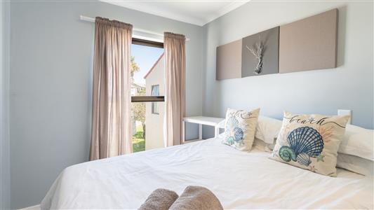 Apartment To Rent in Greenways Golf Estate, Strand, Western Cape - M127047