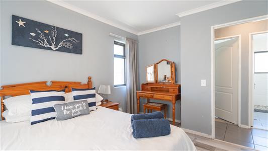 Apartment To Rent in Greenways Golf Estate, Strand, Western Cape - M127047