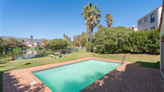 Apartment To Rent in Greenways Golf Estate, Strand, Western Cape - M127047