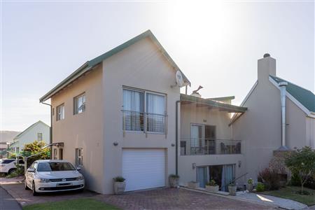 Townhouse For Sale in Diaz Beach, Mossel Bay, Western Cape - M127069
