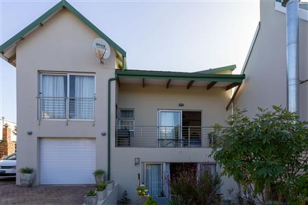 Townhouse For Sale in Diaz Beach, Mossel Bay, Western Cape - M127069