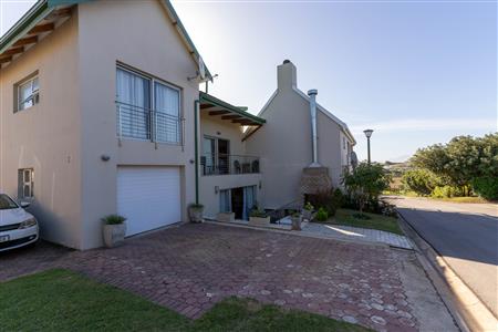 Townhouse For Sale in Diaz Beach, Mossel Bay, Western Cape - M127069