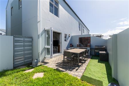 False - Townhouse Sold in Paarl North, Paarl, Western Cape - M127089
