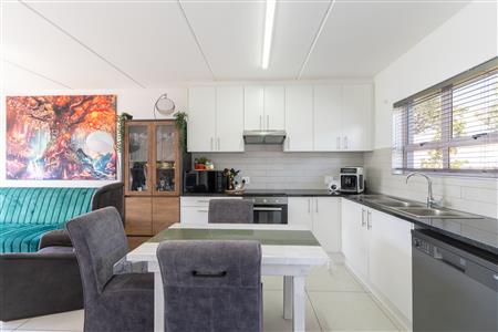 False - Townhouse Sold in Paarl North, Paarl, Western Cape - M127089