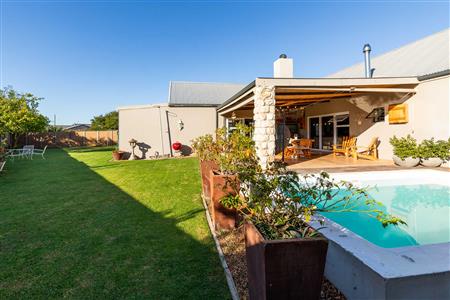 False - House For Sale in Riversdale, Western Cape - M123881