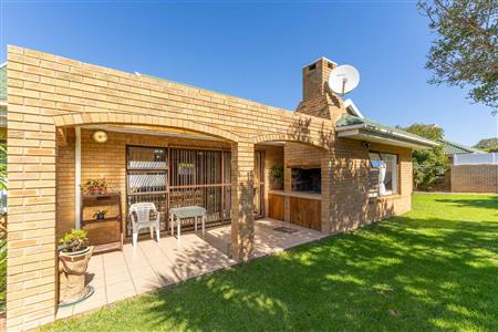 House Sold in Hersham, Groot Brakrivier, Western Cape - M127076