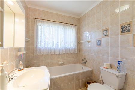 House Sold in Hersham, Groot Brakrivier, Western Cape - M127076