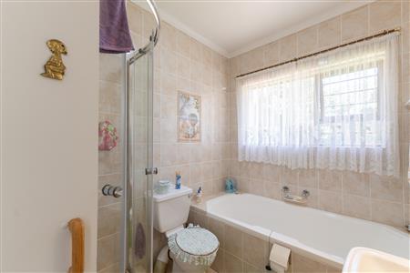 House Sold in Hersham, Groot Brakrivier, Western Cape - M127076