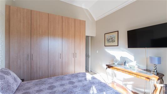Townhouse For Sale in Boschenmeer Golf & Country Estate, Paarl, Western Cape - M127091