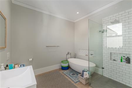 House For Sale in Boschenmeer Golf & Country Estate, Paarl, Western Cape - M127100