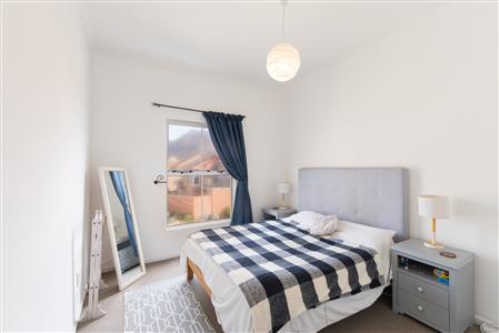 Apartment For Sale in Muizenberg, Cape Town, Western Cape - M127094