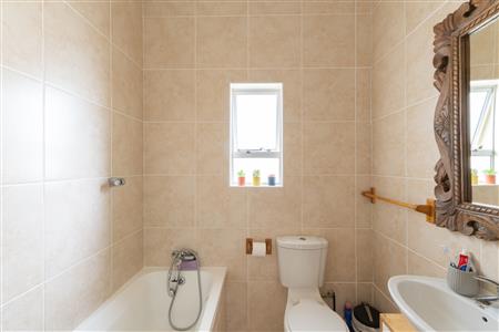 Apartment For Sale in Muizenberg, Cape Town, Western Cape - M127094
