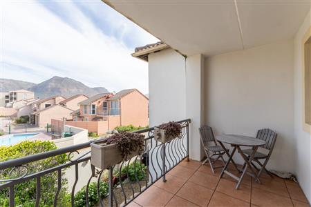 Apartment For Sale in Muizenberg, Cape Town, Western Cape - M127094