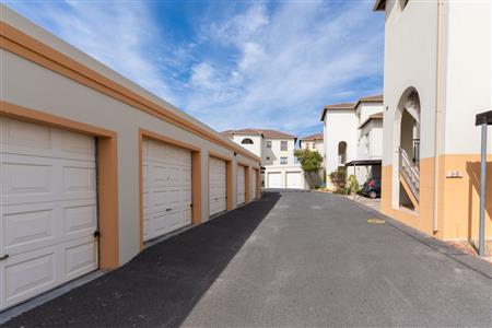 Apartment For Sale in Muizenberg, Cape Town, Western Cape - M127094