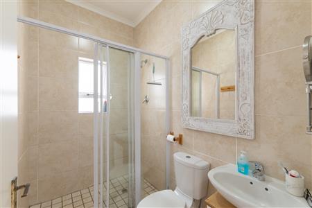 Apartment For Sale in Muizenberg, Cape Town, Western Cape - M127094