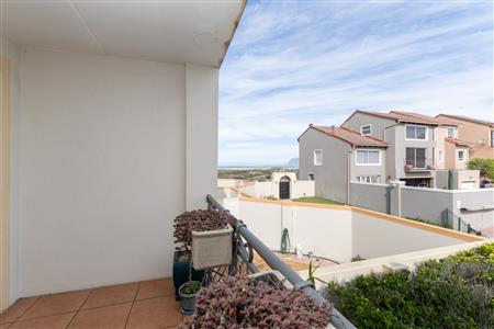 Apartment For Sale in Muizenberg, Cape Town, Western Cape - M127094