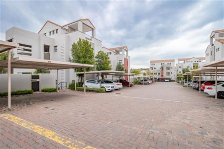 Apartment For Sale in Fourways, Sandton, Gauteng - M127114