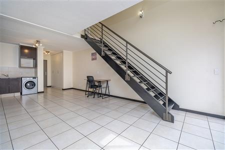 Apartment For Sale in Fourways, Sandton, Gauteng - M127114