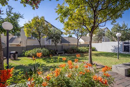 Apartment For Sale in Fourways, Sandton, Gauteng - M127114