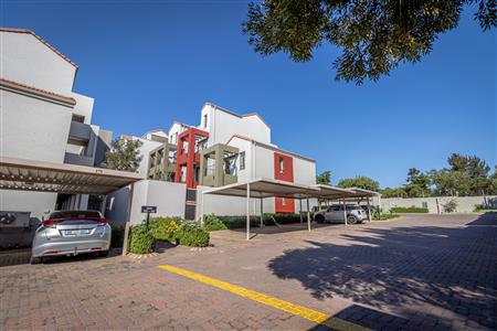 Apartment For Sale in Fourways, Sandton, Gauteng - M127114