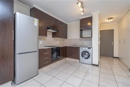 Apartment For Sale in Fourways, Sandton, Gauteng - M127114