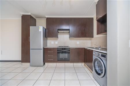 Apartment For Sale in Fourways, Sandton, Gauteng - M127114