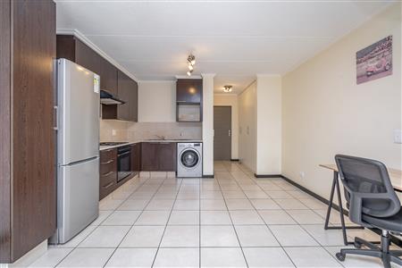 Apartment For Sale in Fourways, Sandton, Gauteng - M127114