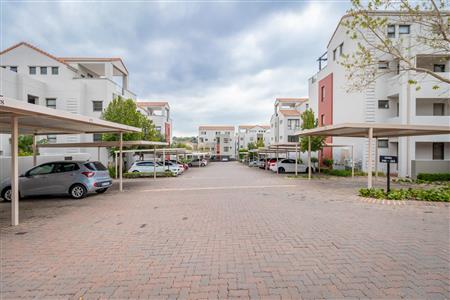 Apartment For Sale in Fourways, Sandton, Gauteng - M127114
