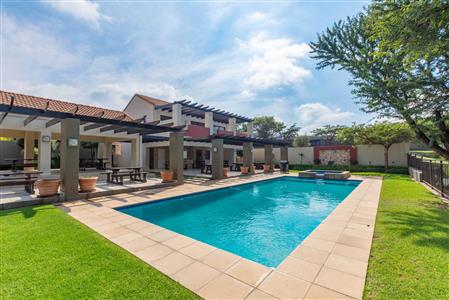 Apartment For Sale in Fourways, Sandton, Gauteng - M127114