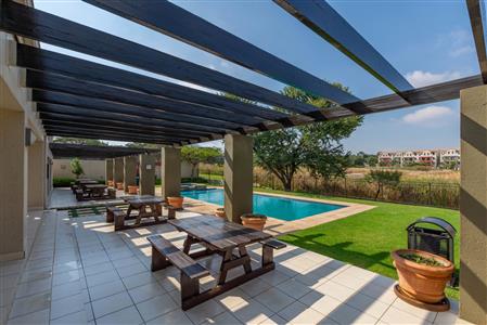Apartment For Sale in Fourways, Sandton, Gauteng - M127114