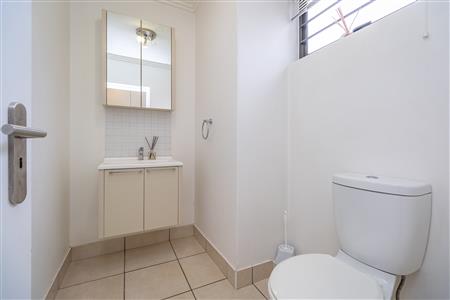 Apartment For Sale in Fourways, Sandton, Gauteng - M127114