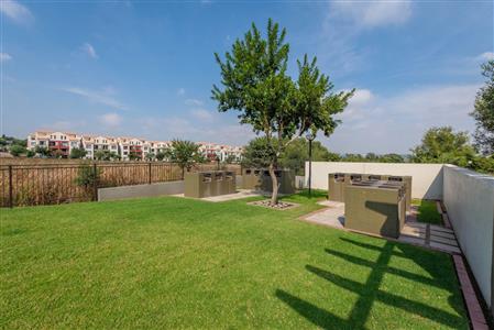 Apartment For Sale in Fourways, Sandton, Gauteng - M127114
