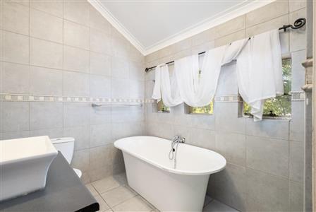 House For Sale in Langerug, Worcester, Western Cape - M121403