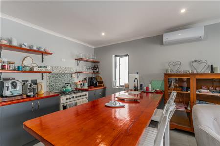 Townhouse For Sale in De Zoete Inval, Paarl, Western Cape - M127112