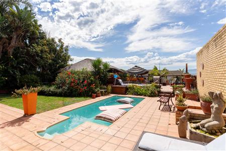 House Unavailable in Signal Hill, Plettenberg Bay, Western Cape - M127110
