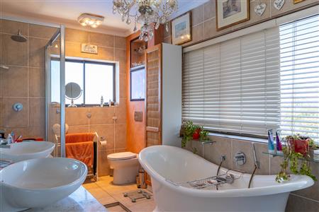 House Unavailable in Signal Hill, Plettenberg Bay, Western Cape - M127110