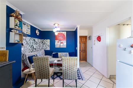 Apartment For Sale in Whispering Pines, Gordons Bay Central, Gordons Bay, Western Cape - M127140