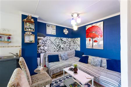Apartment For Sale in Whispering Pines, Gordons Bay Central, Gordons Bay, Western Cape - M127140