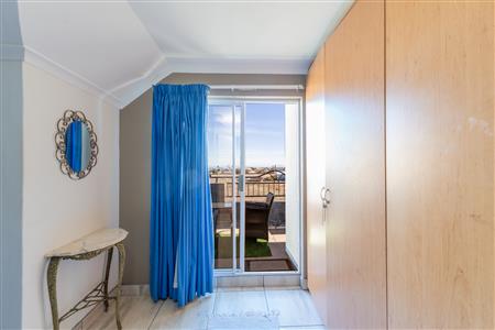 Apartment For Sale in Whispering Pines, Gordons Bay Central, Gordons Bay, Western Cape - M127140