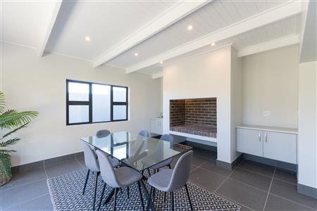 House For Sale in Robertson, Western Cape - M127143